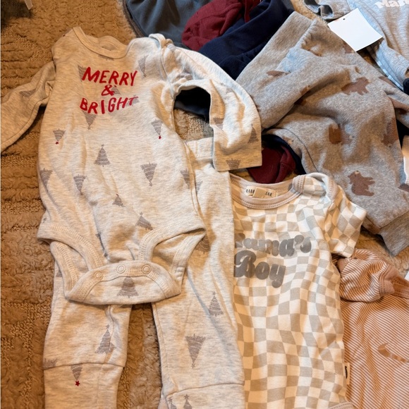 Mixed Clothing Bundle - Picture 9 of 11